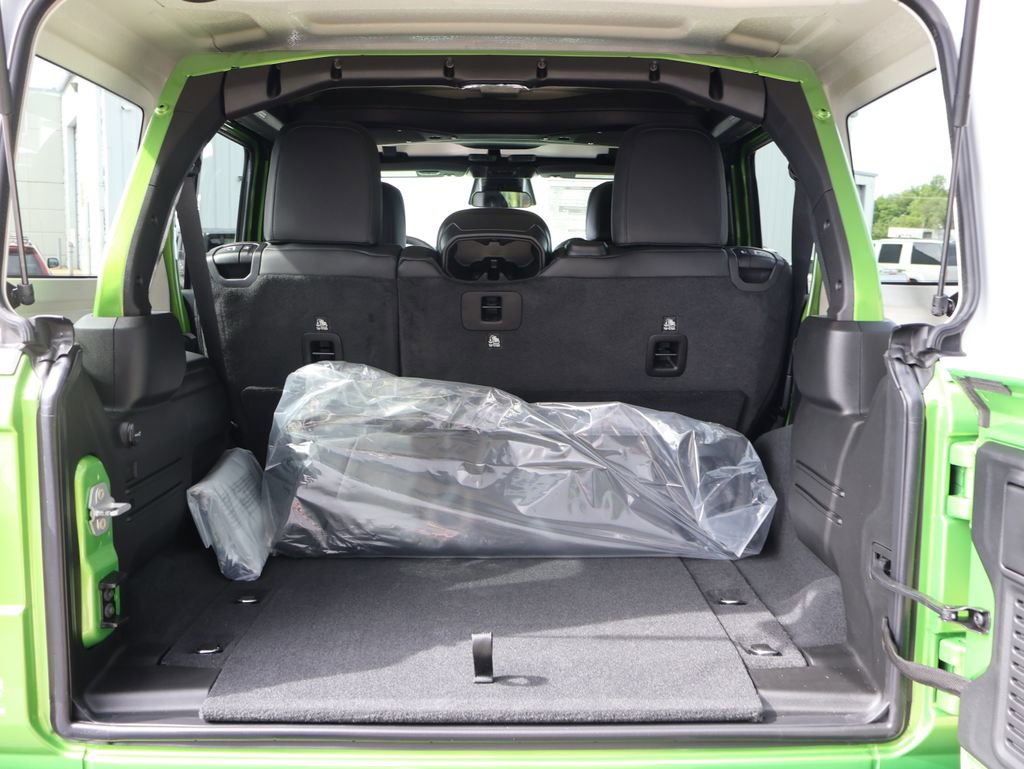New 2026 Jeep Wrangler Unlimited Rubicon AWD/4WD image 14