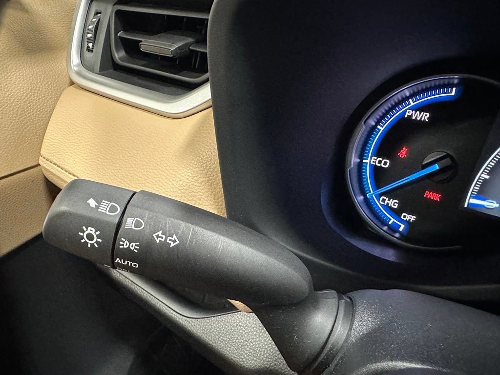 Used 2025 Toyota RAV4 XLE AWD/4WD image 21
