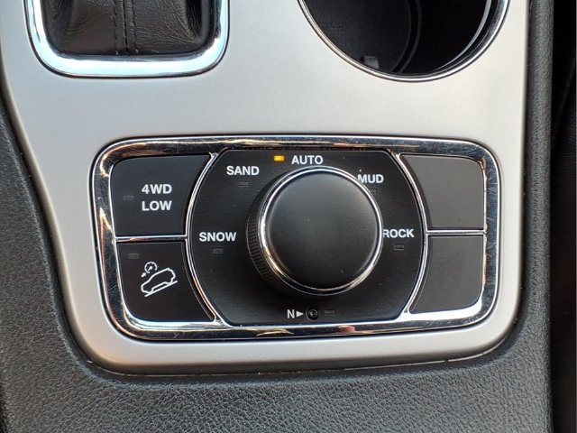 Used 2019 Jeep Grand Cherokee Limited w/ Trailer Tow Group IV AWD/4WD image 18