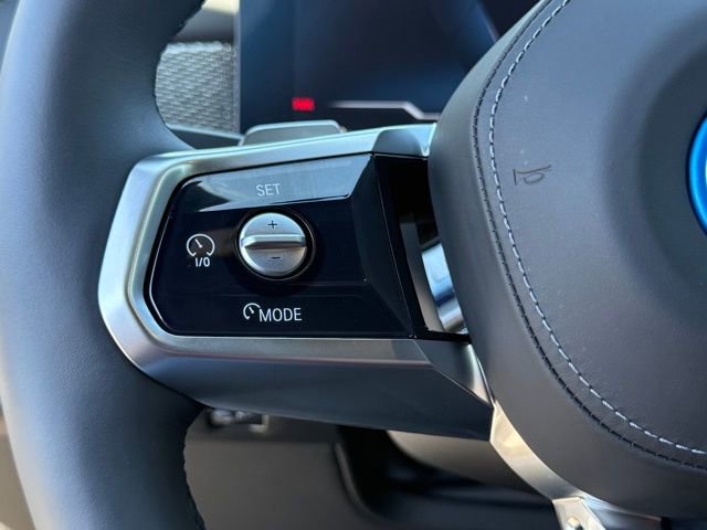 Used 2025 BMW i7 xDrive60 w/ Executive Package image 24
