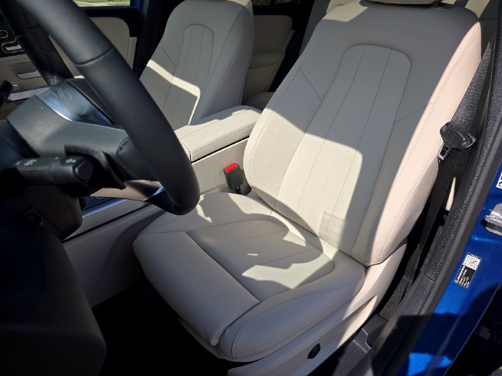 New 2026 Mercedes-Benz GLB 250 4MATIC image 24