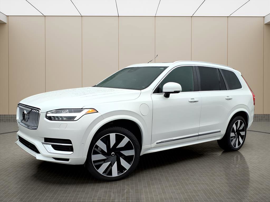 Used 2023 Volvo XC90 T8 Ultimate image 2