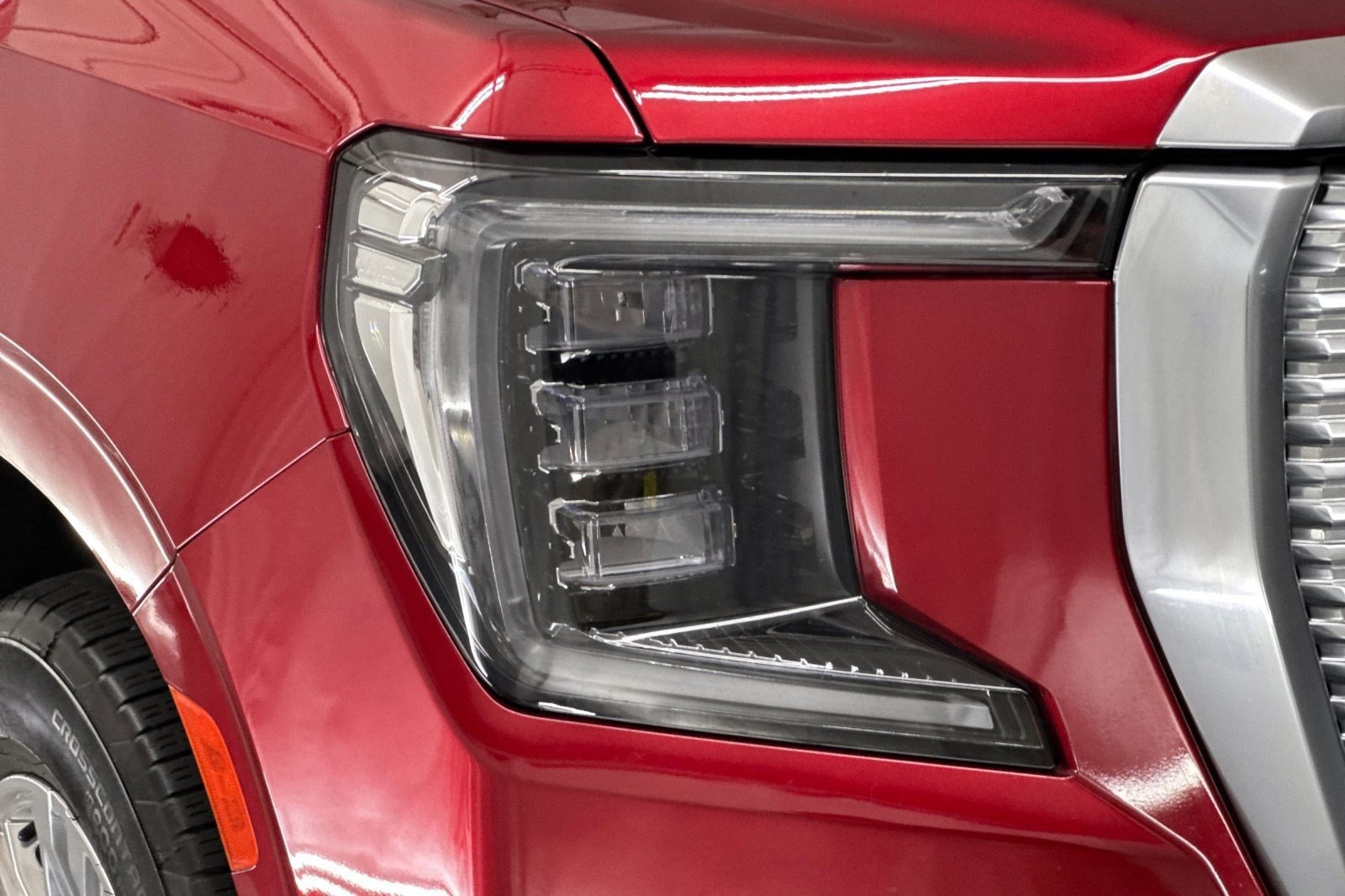 Used 2022 GMC Yukon Denali w/ Advanced Technology Package image 11