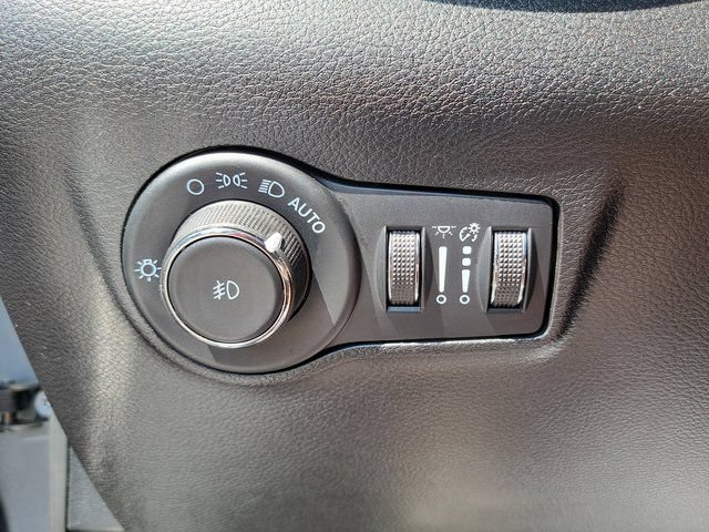Used 2023 Jeep Compass High Altitude w/ Driver Assist Group I AWD/4WD image 13