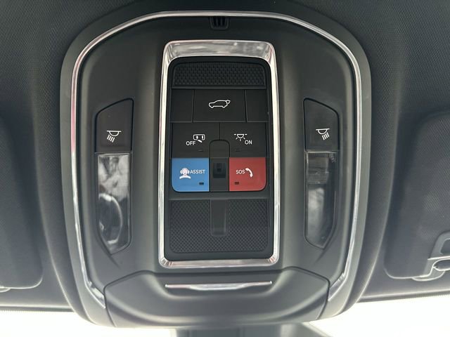 Used 2023 Jeep Grand Cherokee L Laredo image 18