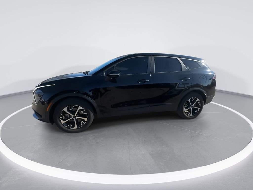 Used 2025 Kia Sportage EX image 6