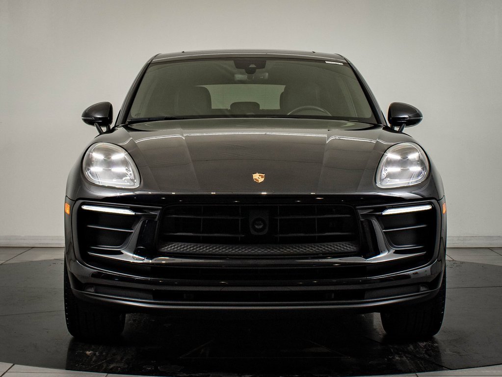 Certified 2024 Porsche Macan image 11