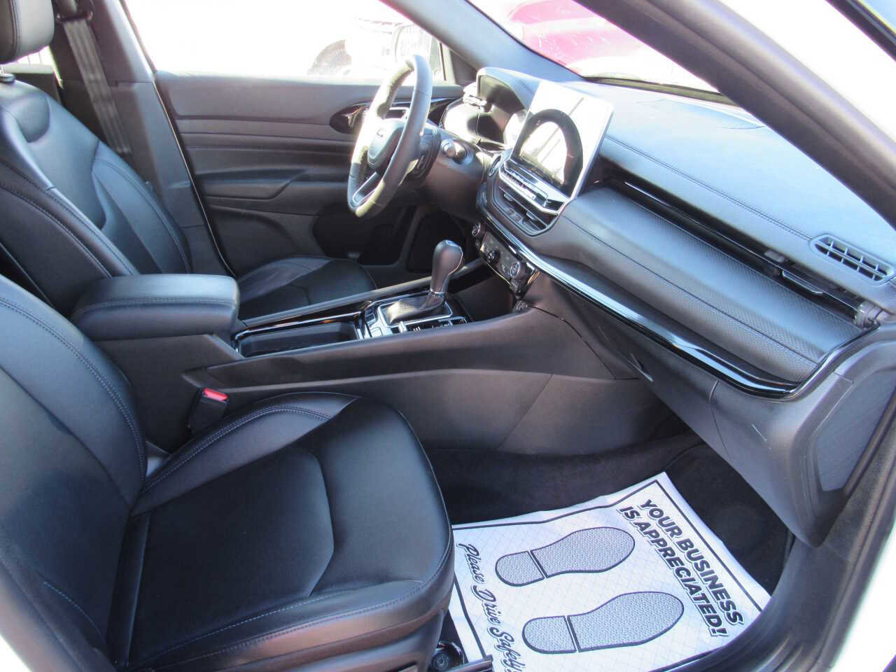 Used 2026 Jeep Compass Limited image 8