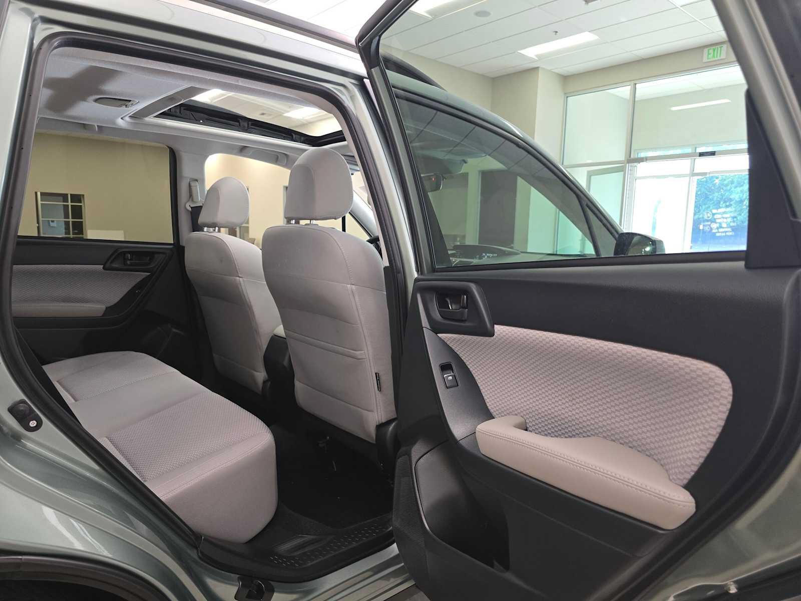 Used 2017 Subaru Forester 2.5i Premium AWD/4WD image 26