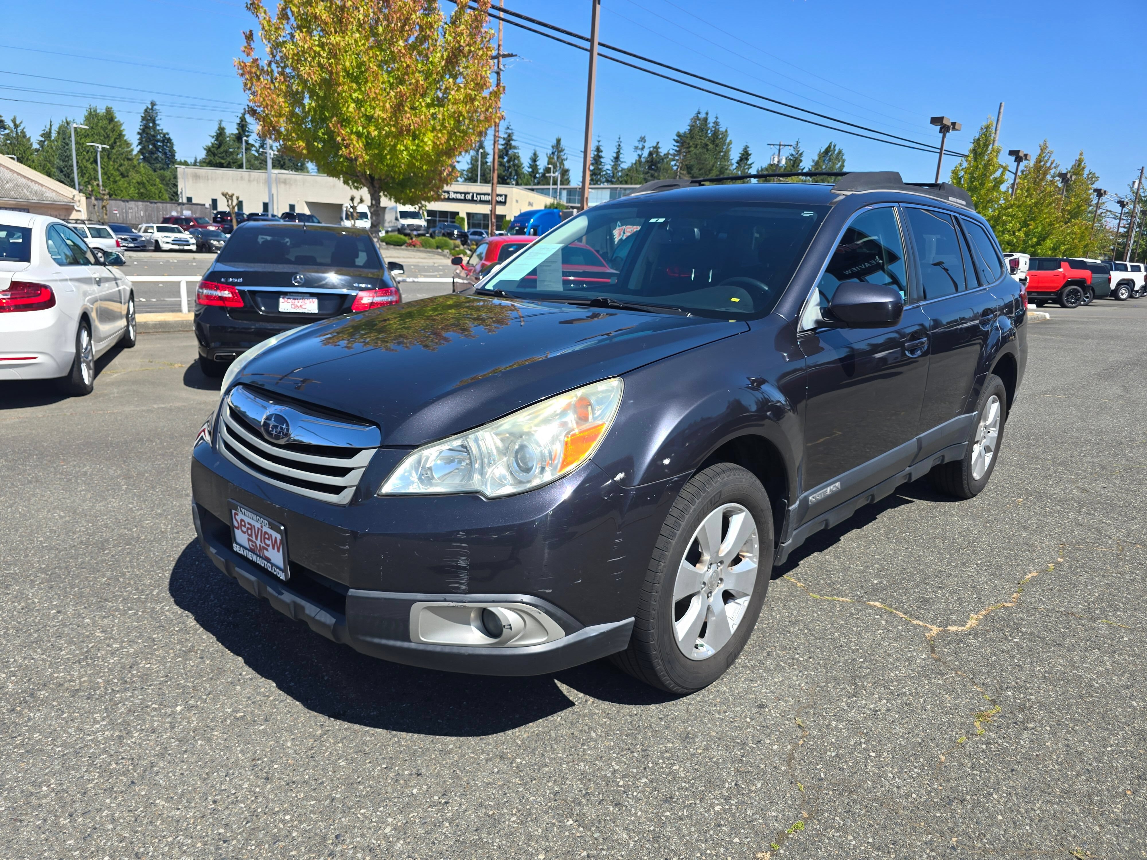 Used 2011 Subaru Outback 2.5i Premium w/ All-Weather Pkg AWD/4WD image 3