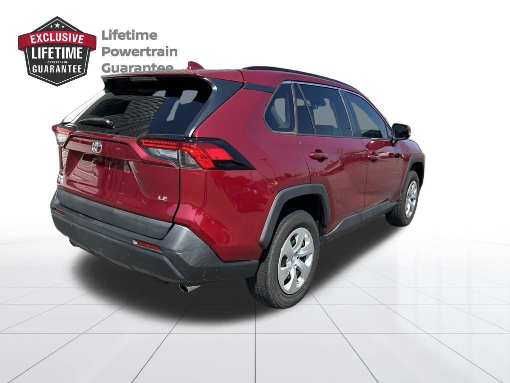 Used 2021 Toyota RAV4 LE FWD image 5