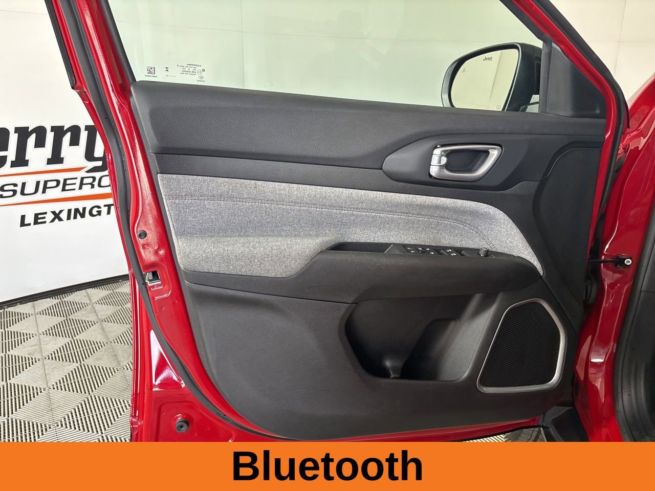 Used 2023 Jeep Compass Latitude image 8