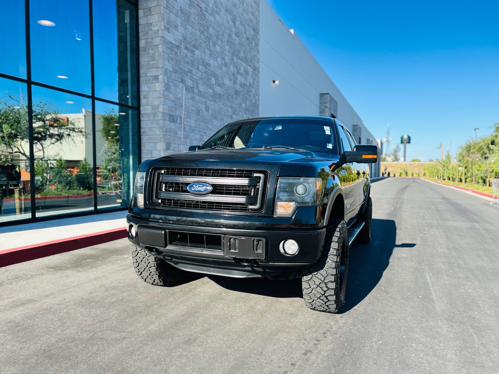 Used 2014 Ford F150 FX4 w/ Equipment Group 402A Luxury AWD/4WD image 1