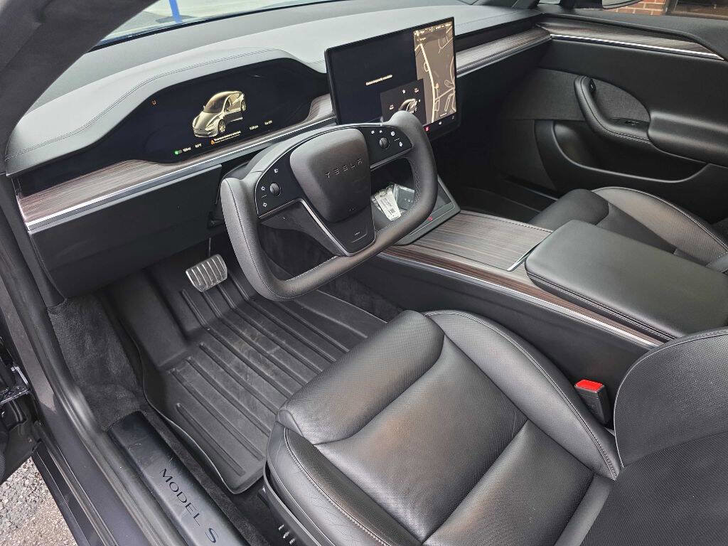 Used 2021 Tesla Model S Plaid image 9