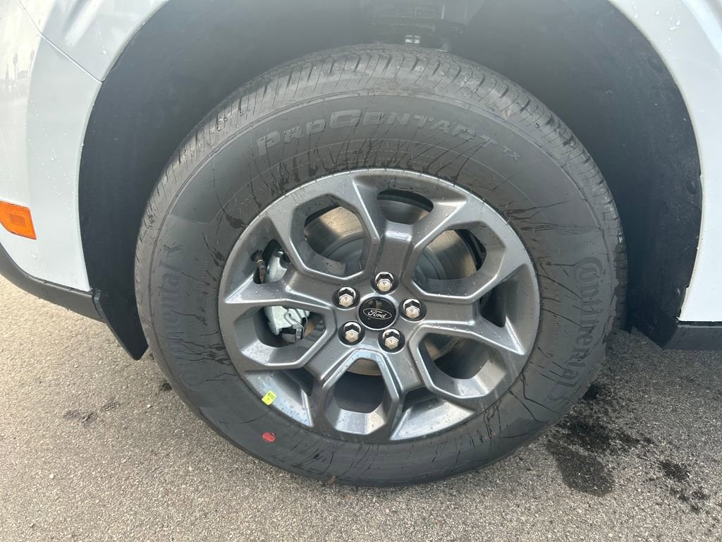 New 2025 Ford Maverick XLT image 9