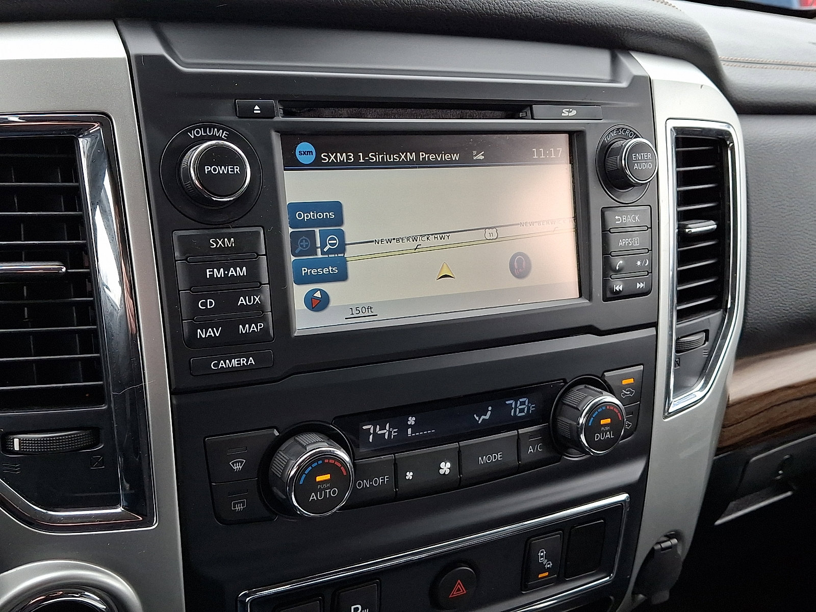 Used 2017 Nissan Titan SL image 23