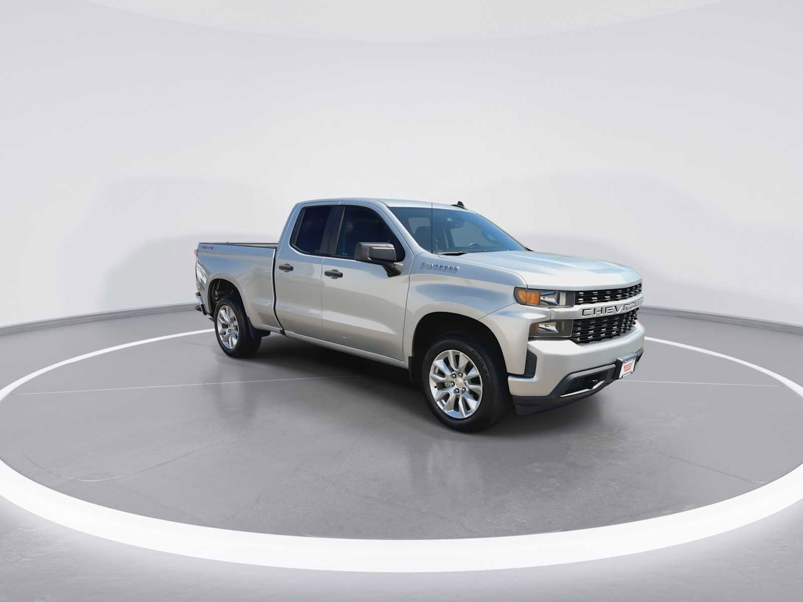 Used 2021 Chevrolet Silverado 1500 Custom w/ Safety Confidence Package AWD/4WD image 2