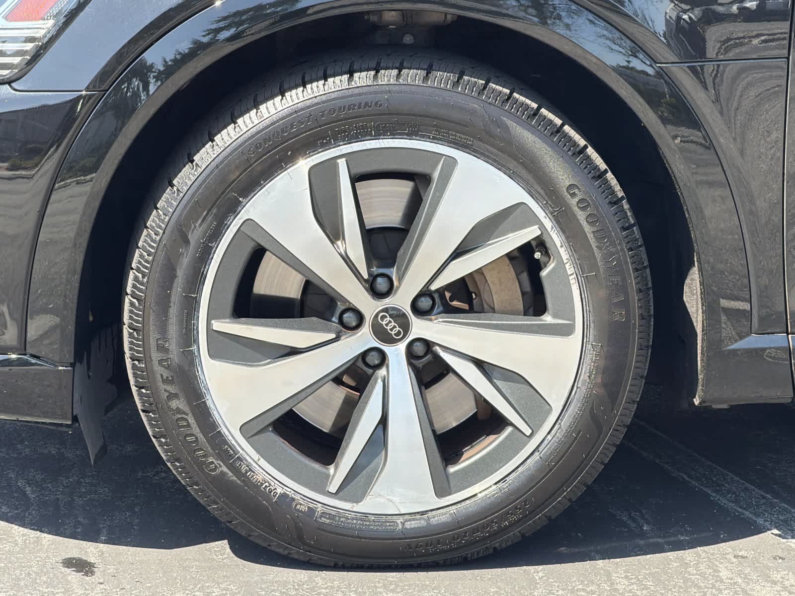 Used 2024 Audi Q8 e-tron Premium AWD/4WD image 26