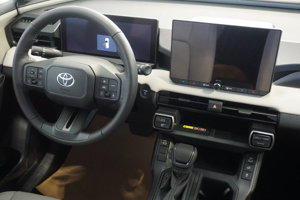 New 2026 Toyota RAV4 XLE Premium w/ Panoramic Sun Roof Package AWD/4WD image 31