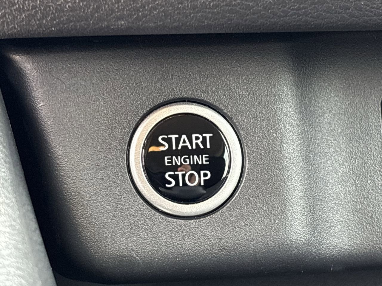 Used 2023 Nissan Rogue SV FWD image 26