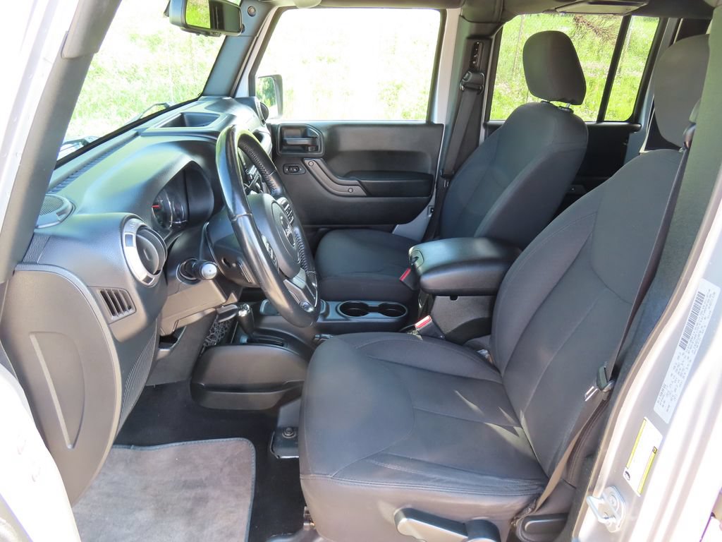 Used 2018 Jeep Wrangler Unlimited Sport S AWD/4WD image 20