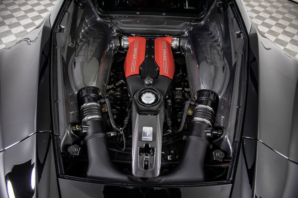 Used 2017 Ferrari 488 GTB RWD image 19