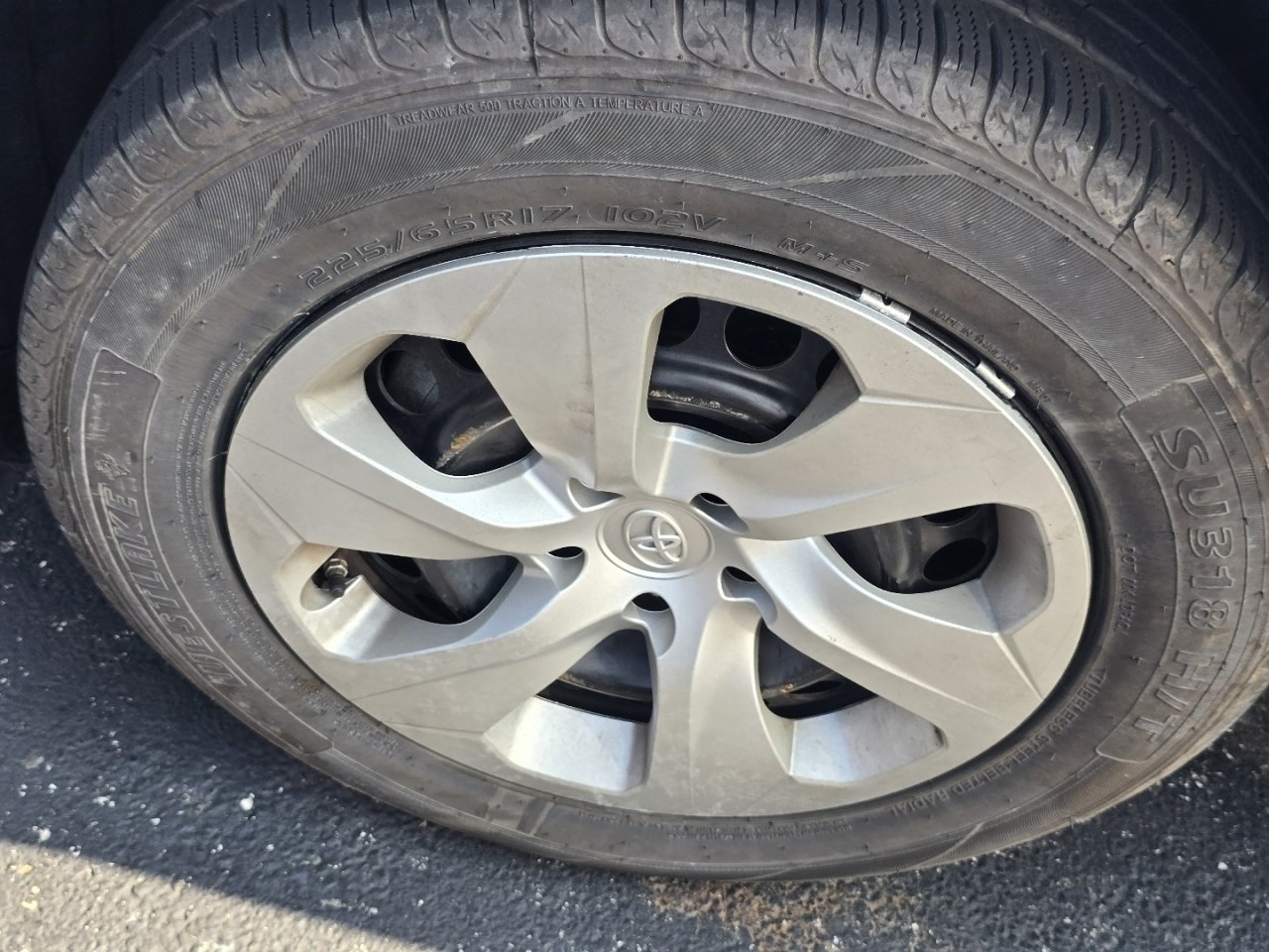 Certified 2021 Toyota RAV4 LE FWD image 24