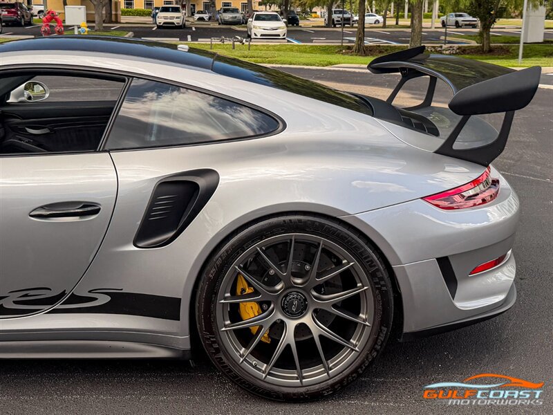 Used 2019 Porsche 911 GT3 RS w/ Weissach Package RWD image 43