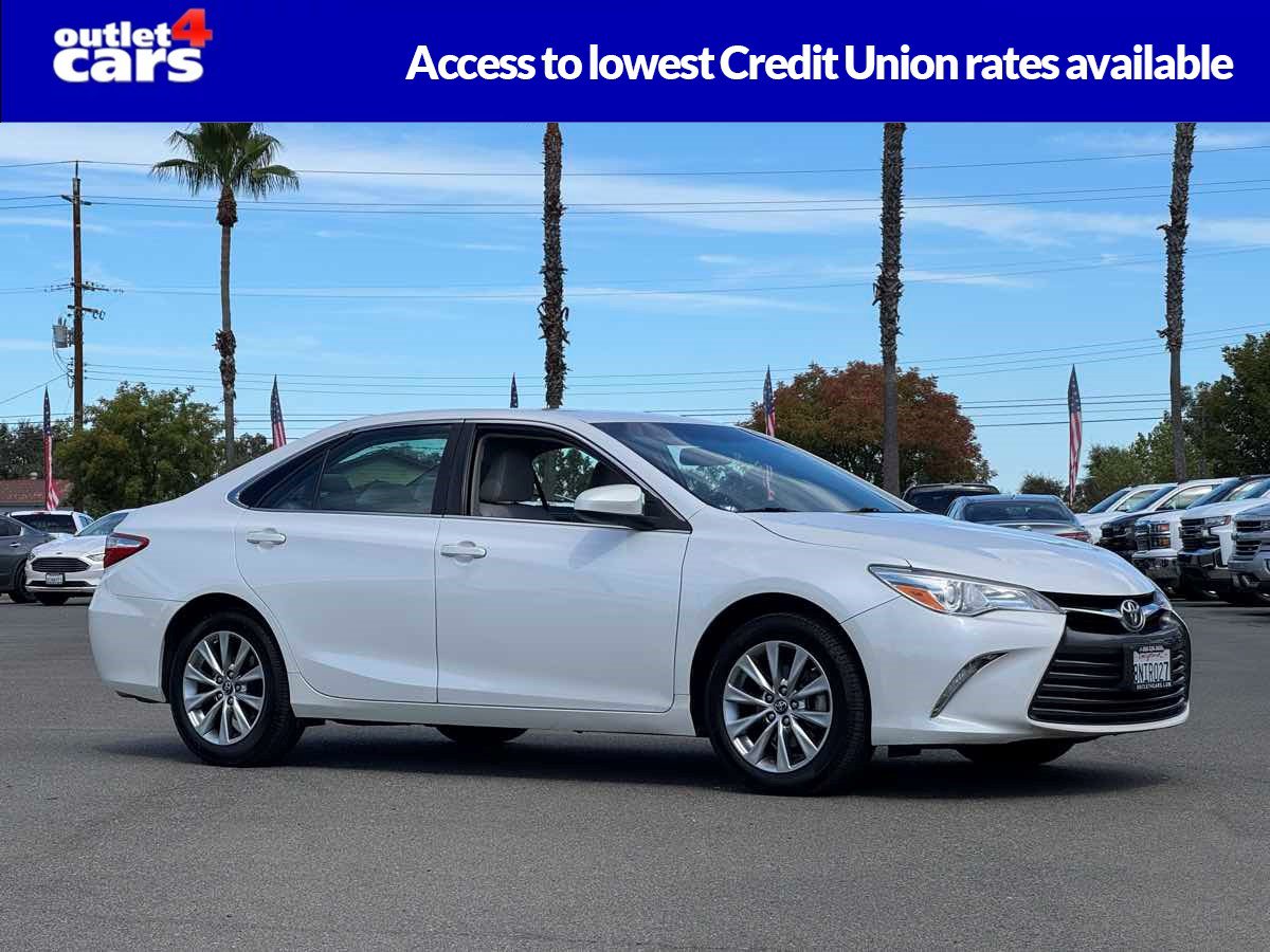 Used 2017 Toyota Camry XLE w/ Convenience Package FWD image 1