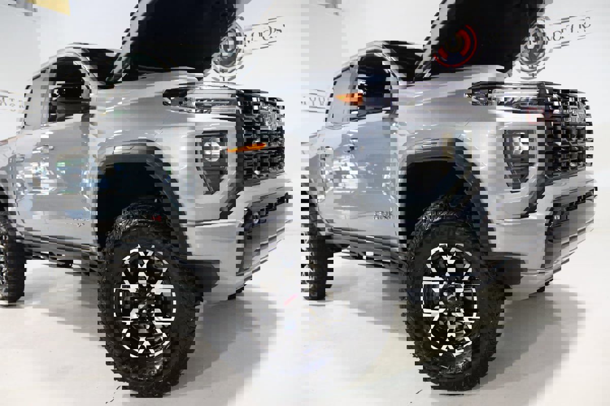 Used 2023 GMC Canyon AT4X image 77