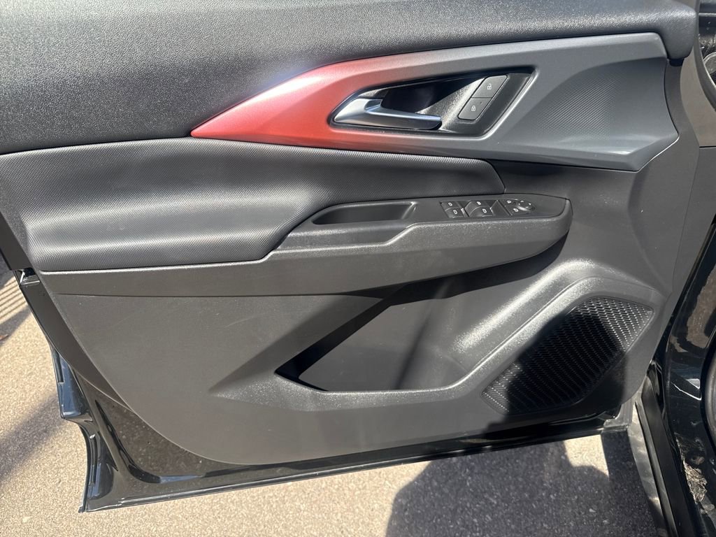 Used 2025 Chevrolet Equinox EV RS image 10