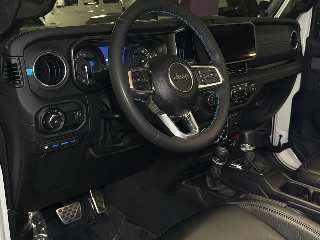 Used 2024 Jeep Wrangler High Altitude AWD/4WD image 22
