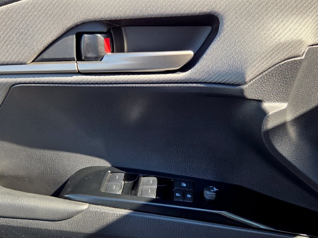 Used 2025 Toyota Camry SE FWD image 26