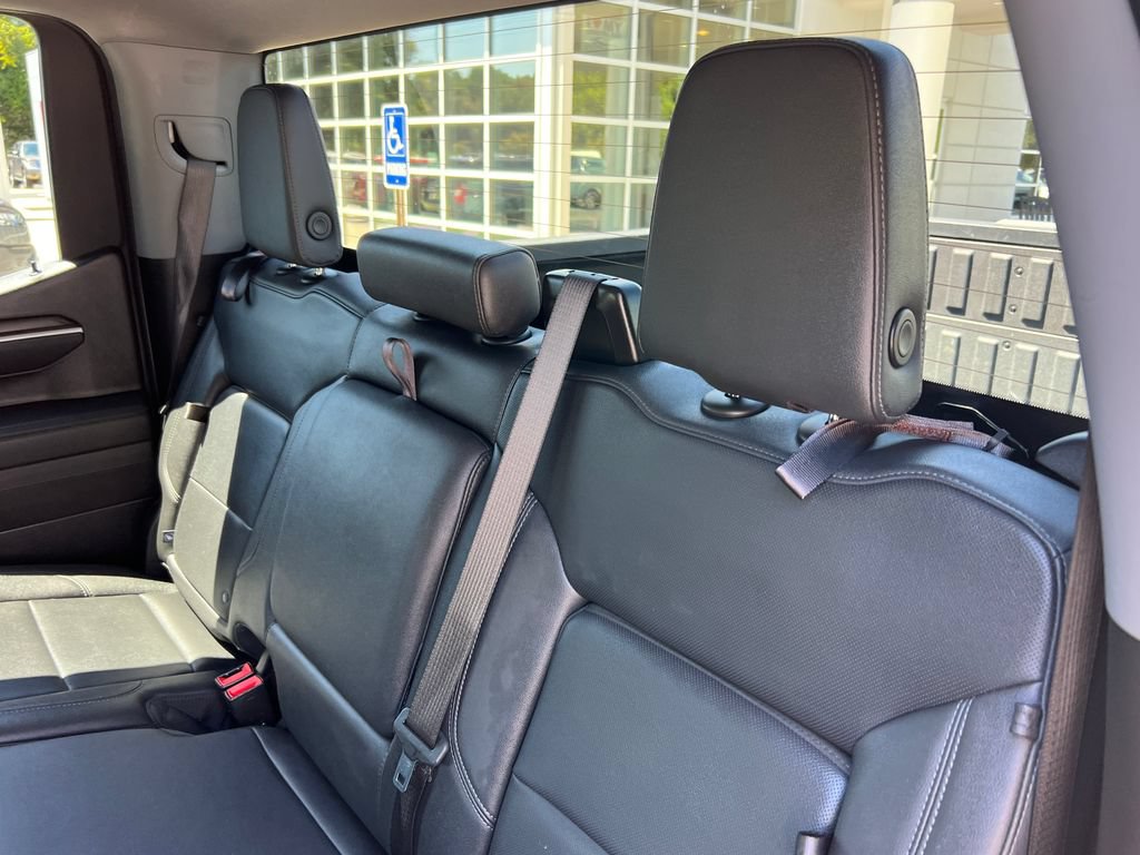 Used 2025 GMC Sierra 1500 SLT AWD/4WD image 16