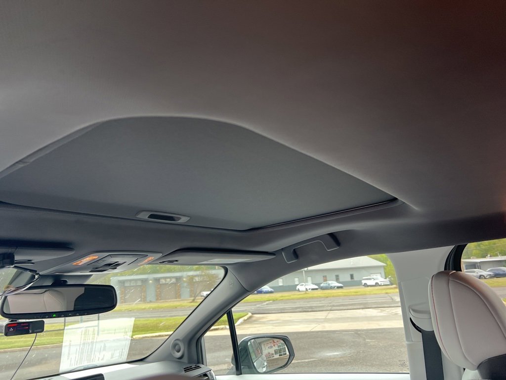 Used 2021 Toyota Sienna XSE image 10