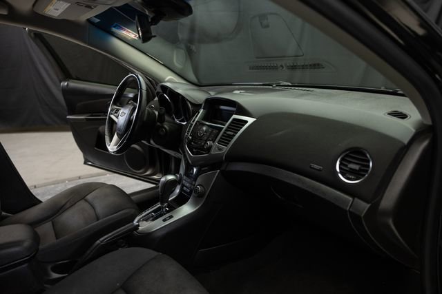 Used 2014 Chevrolet Cruze LT image 19
