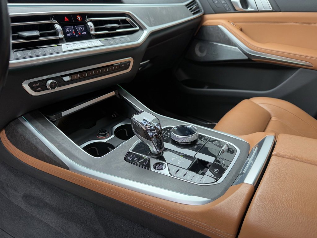 Used 2021 BMW X7 M50i image 13