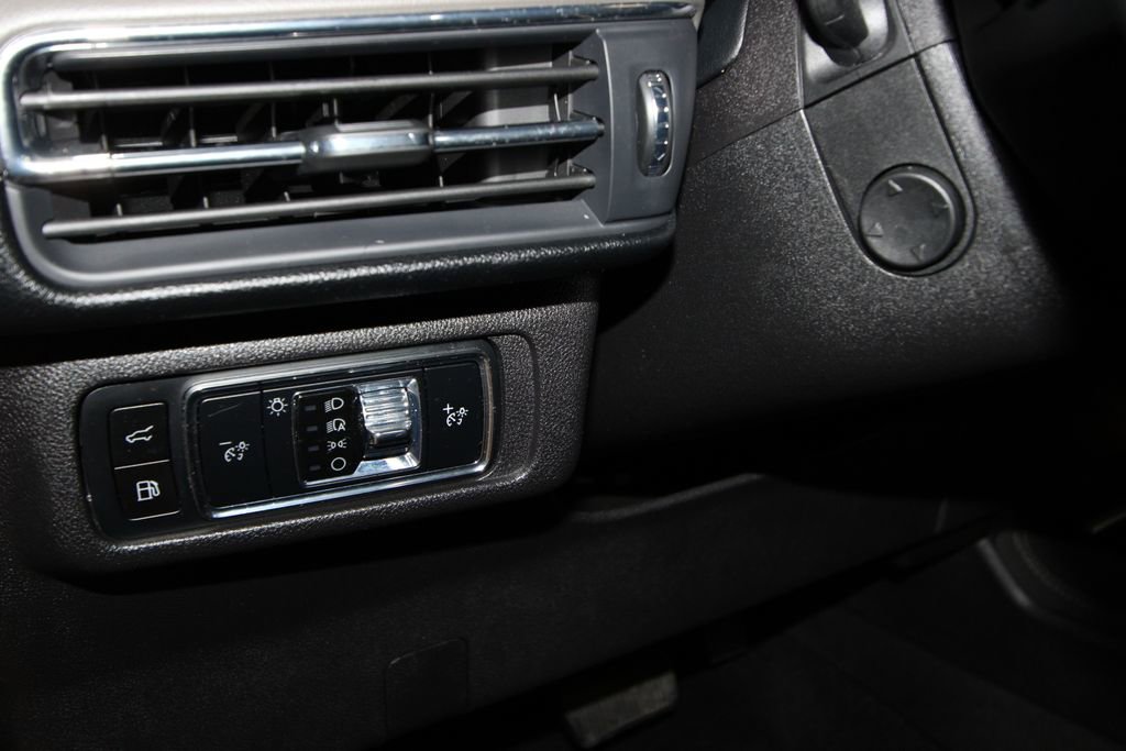 Used 2024 Lincoln Corsair Grand Touring w/ Equipment Group 301A image 10