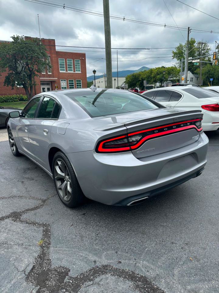Used 2016 Dodge Charger SXT w/ Rallye Group RWD image 3