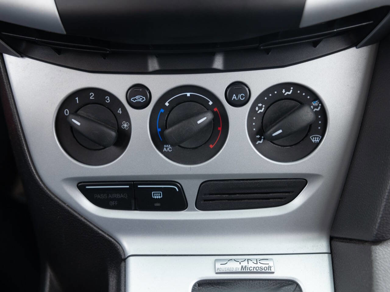 Used 2013 Ford Focus SE FWD image 34