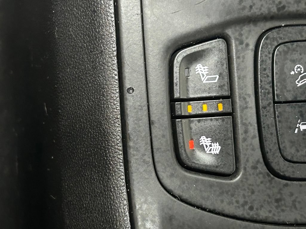 Used 2023 GMC Terrain SLE w/ Driver Convenience Package FWD image 28