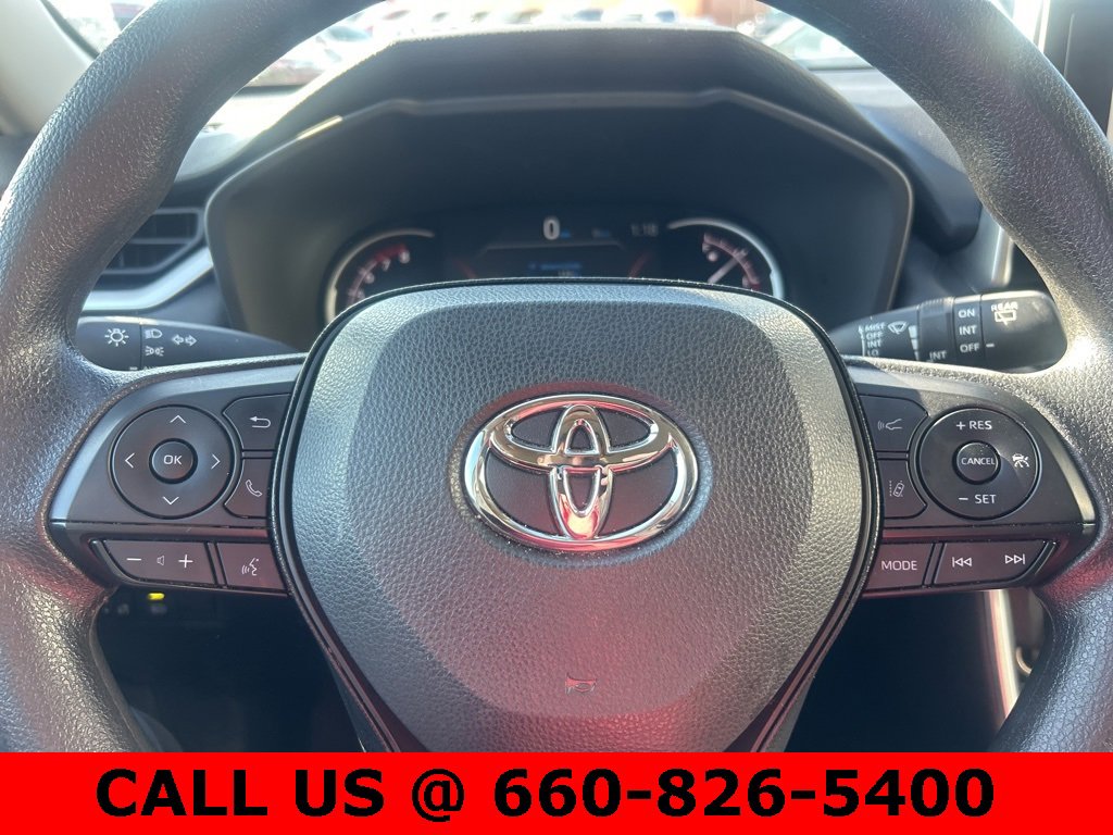 Used 2025 Toyota RAV4 XLE image 17