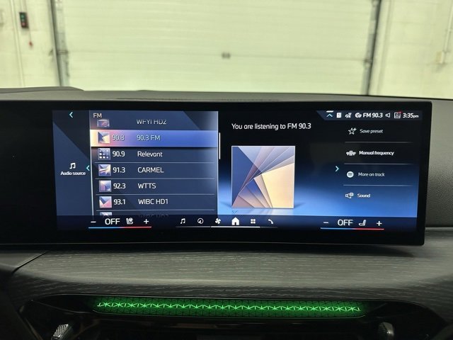 Used 2025 BMW 330i xDrive Sedan w/ Premium Package image 16