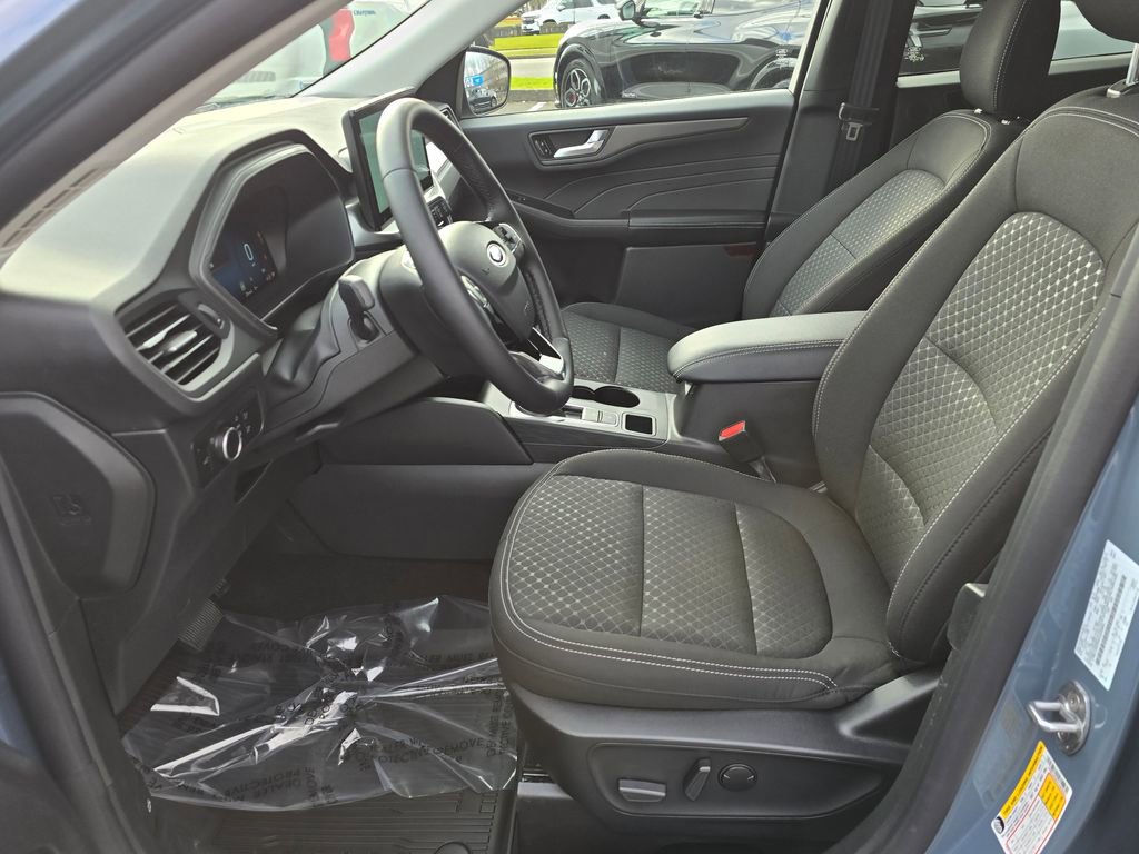 Used 2025 Ford Escape Active w/ Active Premium Tech Pack image 14