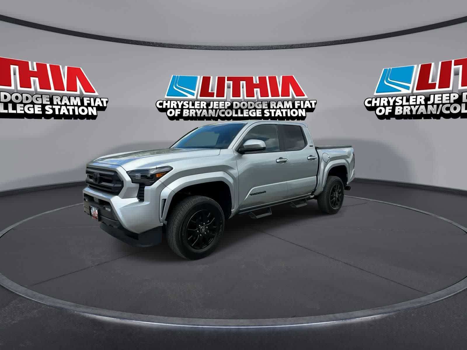 Used 2025 Toyota Tacoma SR5 RWD image 4