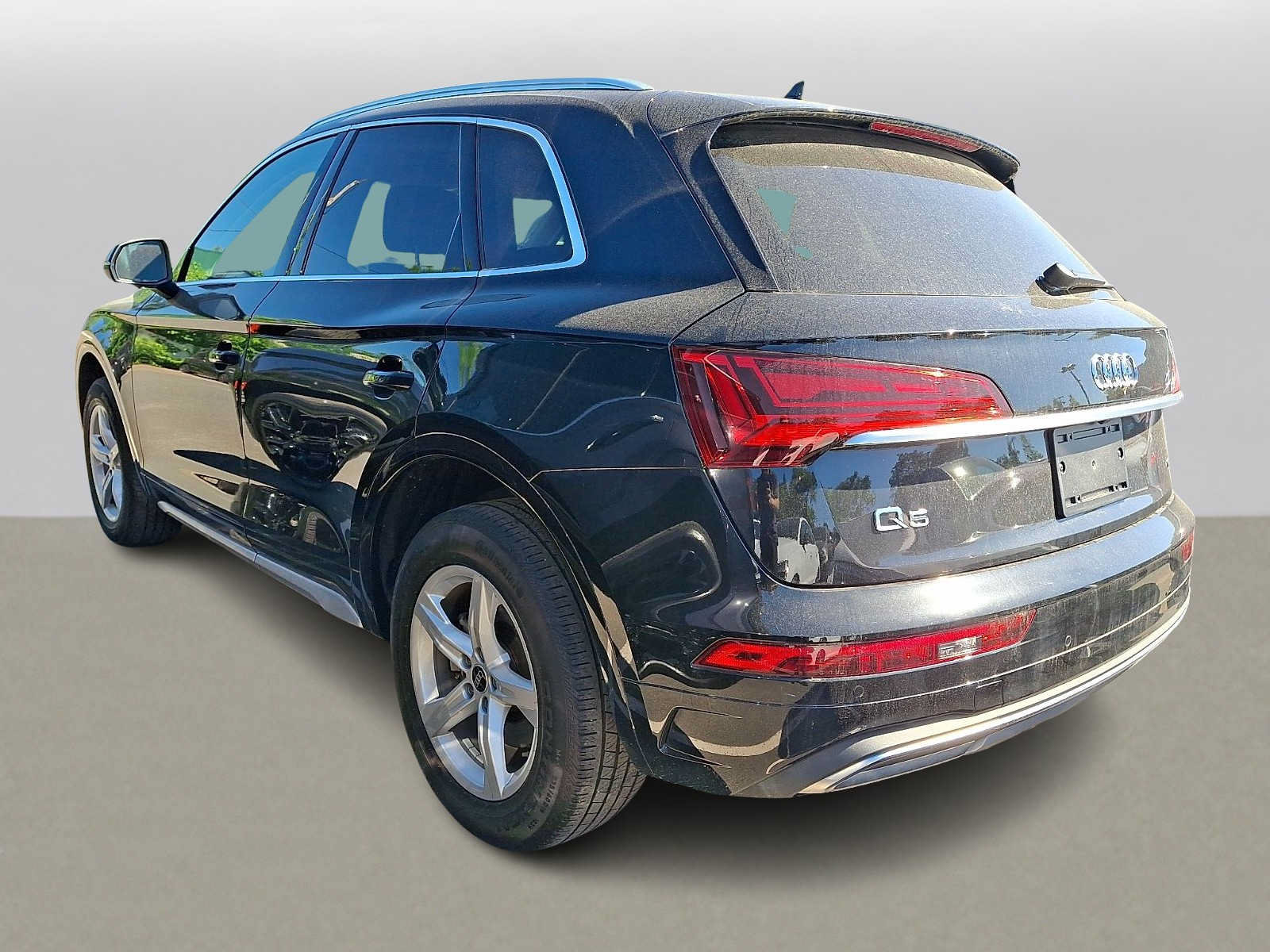 Used 2023 Audi Q5 2.0T Premium w/ Convenience Package AWD/4WD image 4