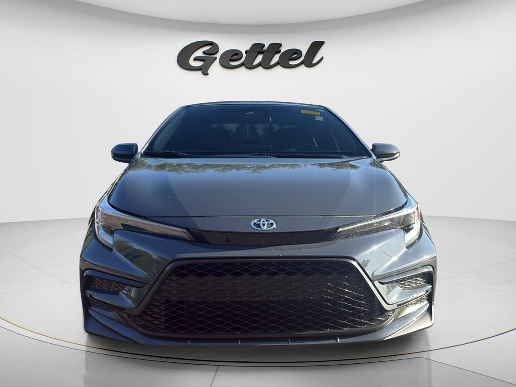 Used 2025 Toyota Corolla SE w/ Convenience Package FWD image 2