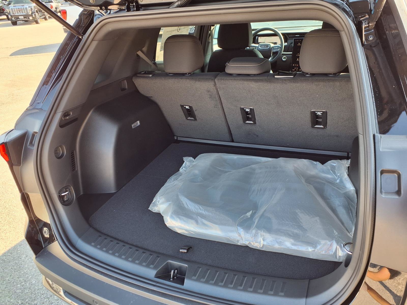 New 2027 GMC Terrain Elevation FWD image 17