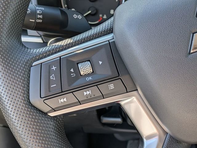 New 2026 Mitsubishi Outlander ES FWD image 16