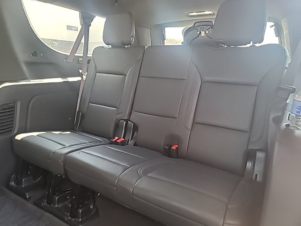 Used 2025 Chevrolet Suburban LT w/ Comfort Package AWD/4WD image 19